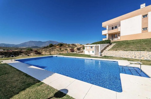 Casares Apartment | Golf and Mountain peaceful apartment