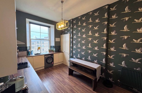 Stockbridge Apartment | Gorgeous 2BDR with Unique Character in Edinburgh