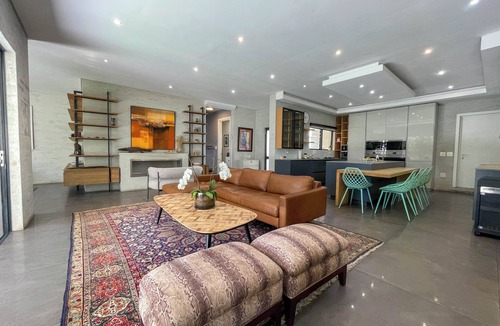 Glenhazel House | Gorgeous 5-bedroom house with a pool in Glenhazel, Johannesburg