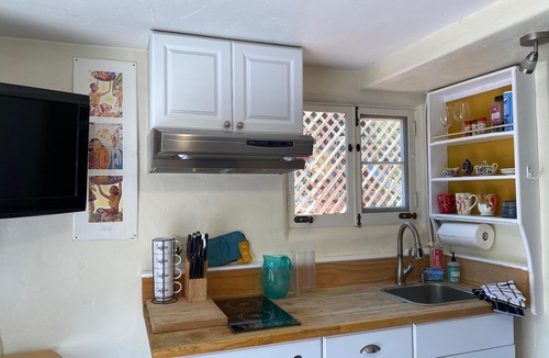 Westside Apartment | Gorgeous Garden Apartment - Private Near All