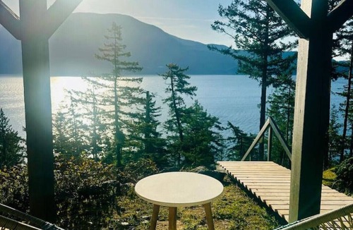 Bowen Island Apartment | Gorgeous Ocean & Mountain View King Suite
