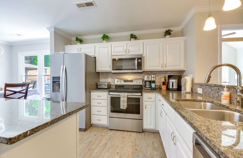 Graham House | Graham Home w/Private Pool & Ping-Pong Table!