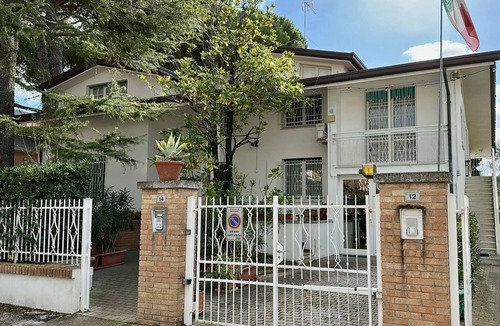 Alba Villa | GRAN SASSO Apartment of Villa Renata Riccione