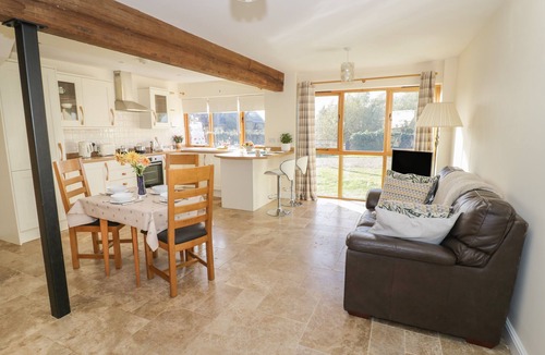 Northend Cottage | GRANARY COTTAGE, pet friendly, character holiday cottage in Gaydon