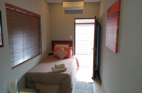 Rustenburg House | Grand Central Guesthouse