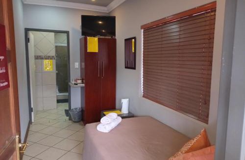 Rustenburg House | Grand Central Guesthouse