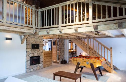 Serraval House | Grand chalet convivial avec sa piscine intérieure