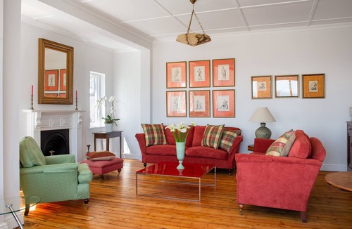 Green Point Villa | Grand Luxury Villa near Waterfront, Waterkant and City Centre in Green Point
