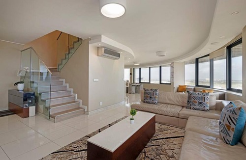 Century City Apartment | Grand Penthouse/Backup Power/Stunning