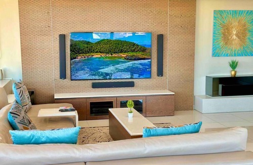 Century City Apartment | Grand Penthouse/Backup Power/Stunning