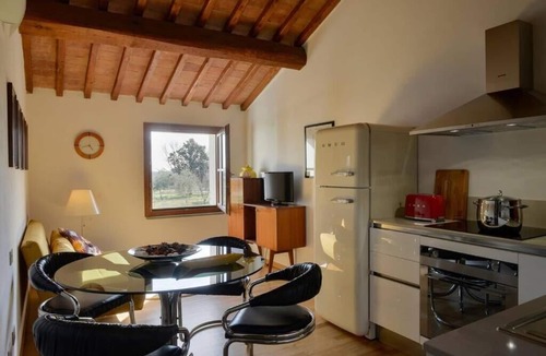 Capannoli Apartment | Green Bike Vintage - Countryside Tuscany Apartment with Pool