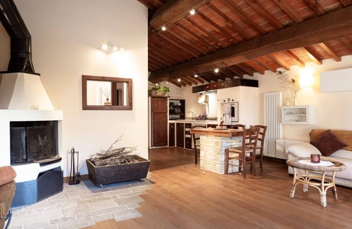 Pieve Santo Stefano Apartment | Green Deluxe Casa De Fiori – Agriturismo with Experiences, Breakfast Included - Le Ceregne Bio