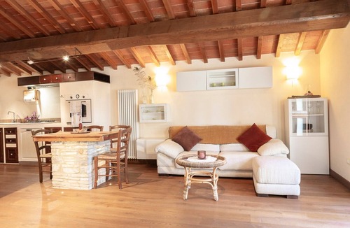 Pieve Santo Stefano Apartment | Green Deluxe Casa De Fiori – Agriturismo with Experiences, Breakfast Included - Le Ceregne Bio