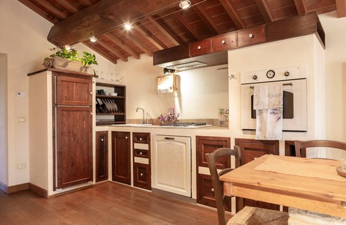 Pieve Santo Stefano Apartment | Green Deluxe Casa De Fiori – Agriturismo with Experiences, Breakfast Included - Le Ceregne Bio