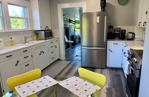 Licton Springs House | Green Lake · 3BR + Office · Sleeps 6 · Near Light Rail Station, Freeway & Bus