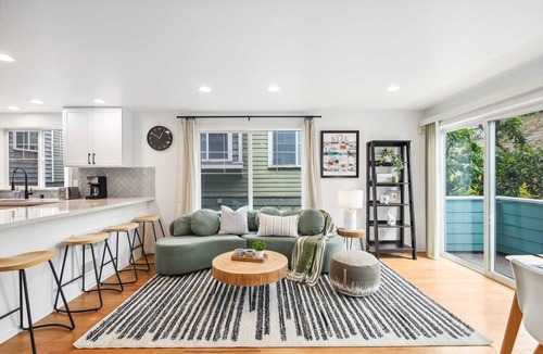 Licton Springs Condo | Green Lake Remodelled home with AC, garage, yard