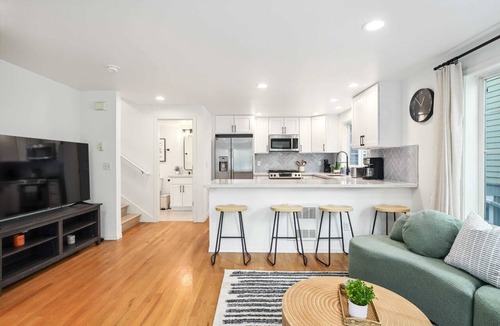 Licton Springs Condo | Green Lake Remodelled home with AC, garage, yard
