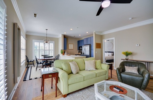 Old Irving Park Condo | Greensboro Condo Rental Near Hospital & Trails!