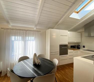 San Pietro in Casale Apartment | Grenier Blanc2 Elegante Mansarda 3 camere 5 ospiti