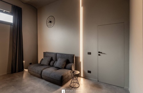 Pontedera Apartment | GREY LOFT luxury suite