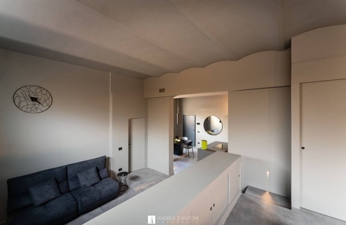 Pontedera Apartment | GREY LOFT luxury suite