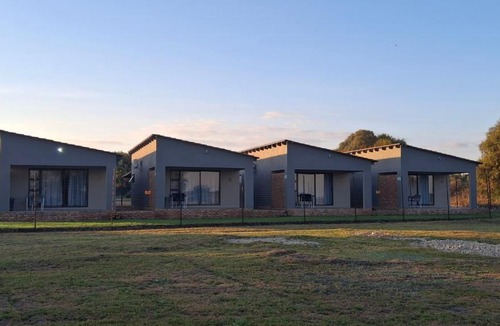 Mahikeng Apartment | GROOTVALLEI SELF CATERING Units