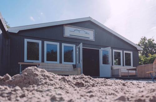 Bant House | Group Stay in Eigen Wijze Near Playing Field