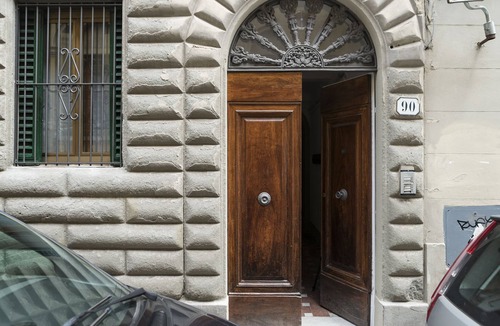 San Lorenzo Apartment | GUELFA HOUSE: restructuring, on the ground floor, comfortably accommodates 6 people