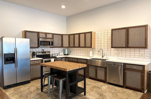 Spencer Condo | Guest Favorite! Spacious Loft Overlooking NC Transportation Museum