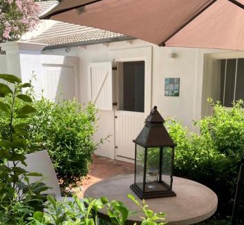 Greater Johannesburg Metropolitan Area House | Guest House at 118 by PWM Architects