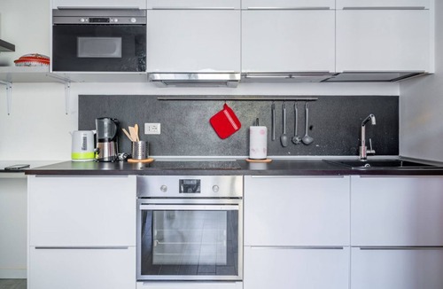 San Leonardo Apartment | GuestHost - Apartment located on the first floor of a building with a lift (NOT suitable for the disabled).In 73 square meters of space, it comfortably accommodates 6 people with a double bedroom, a second with two single beds and a double sofa bed in th