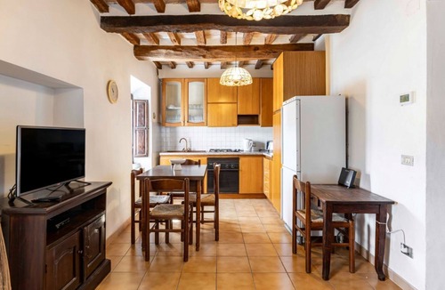 Peglio Apartment | GuestHost - Battazzi House