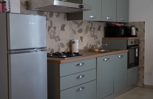Quarto Apartment | GuestHost - Ezilde Residence Flat with Parking