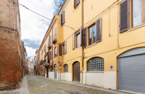 Ferrara Historic Centre Apartment | GuestHost - Jewish Ghetto ZTL Apartment x6!