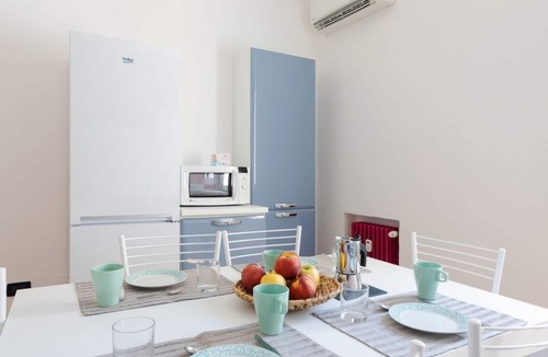 Fossolo Apartment | GuestHost - Sant'Orsola Malpighi Colorful & Roomy Apartment