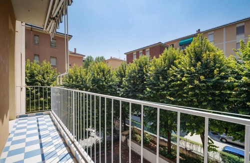 Fossolo Apartment | GuestHost - Sant'Orsola Malpighi Colorful & Roomy Apartment