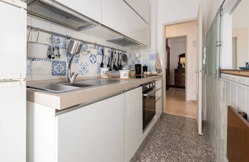 Torrette Apartment | GuestHost - The House by the Sea one step away from the beach! x6