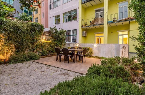 Sao Jorge de Arroios Apartment | GuestReady - Saldanha Building Garden