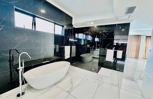 Greater Johannesburg Metropolitan Area House | H & H Boutique and Spa