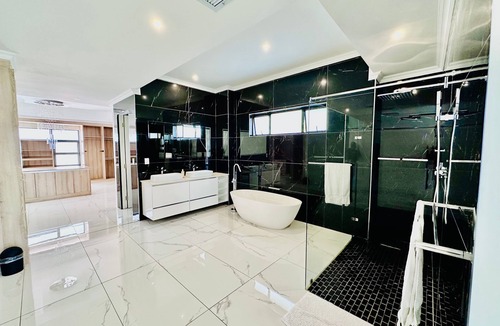 Greater Johannesburg Metropolitan Area House | H & H Boutique and Spa