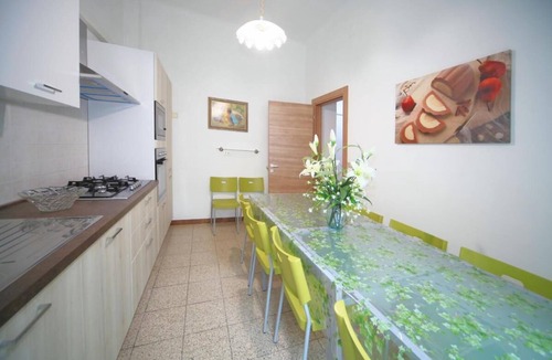 Alassio Apartment | Hanbury 10 - Three Bedroom Apartment, Sleeps 6