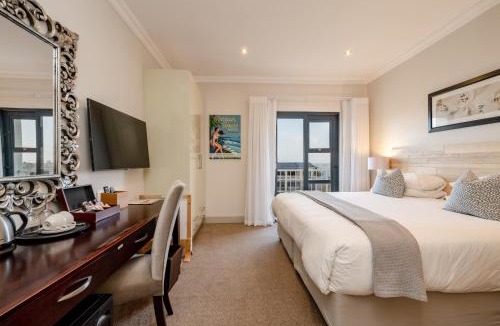 Hermanus City-Centre Hotel | Harbour House Hotel - Harbour Square