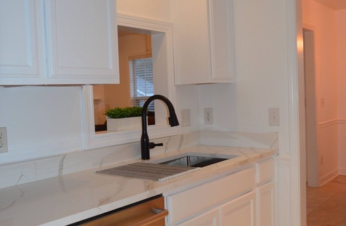 Winston - Salem House | Hartman Casita! Quiet neighborhood.1 king Bed!