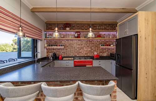 Vermont Apartment | Havn House | Modern luxury & pool | Mountain views