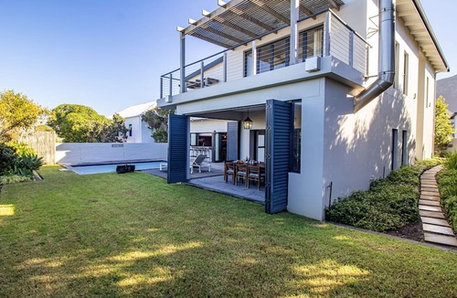 Vermont Apartment | Havn House | Modern luxury & pool | Mountain views