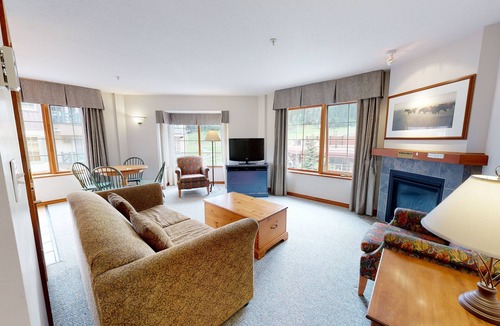 Sun Peaks Hotel | Hearthstone Lodge #318