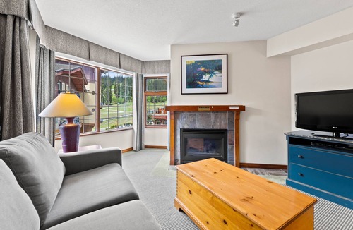 Sun Peaks Hotel | Hearthstone Lodge #326