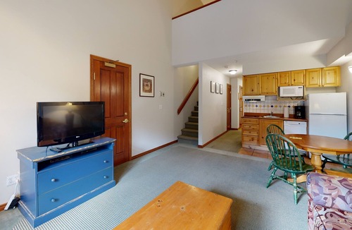 Sun Peaks Hotel | Hearthstone Lodge #401