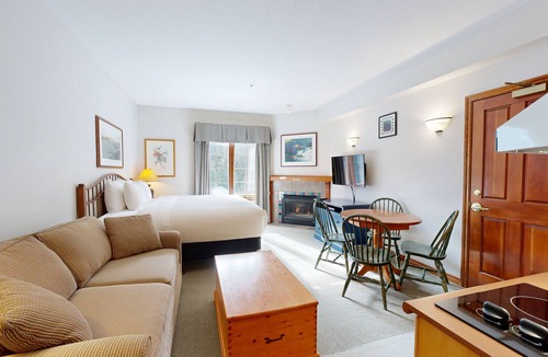 Sun Peaks Hotel | Hearthstone Lodge #421
