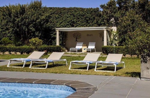 Vermont Apartment | Heaven's Gate - Pool | Jacuzzi | Lush garden